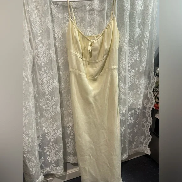 aritzia bellow midi yellow bodycon dress - size 8 - Picture 2 of 6